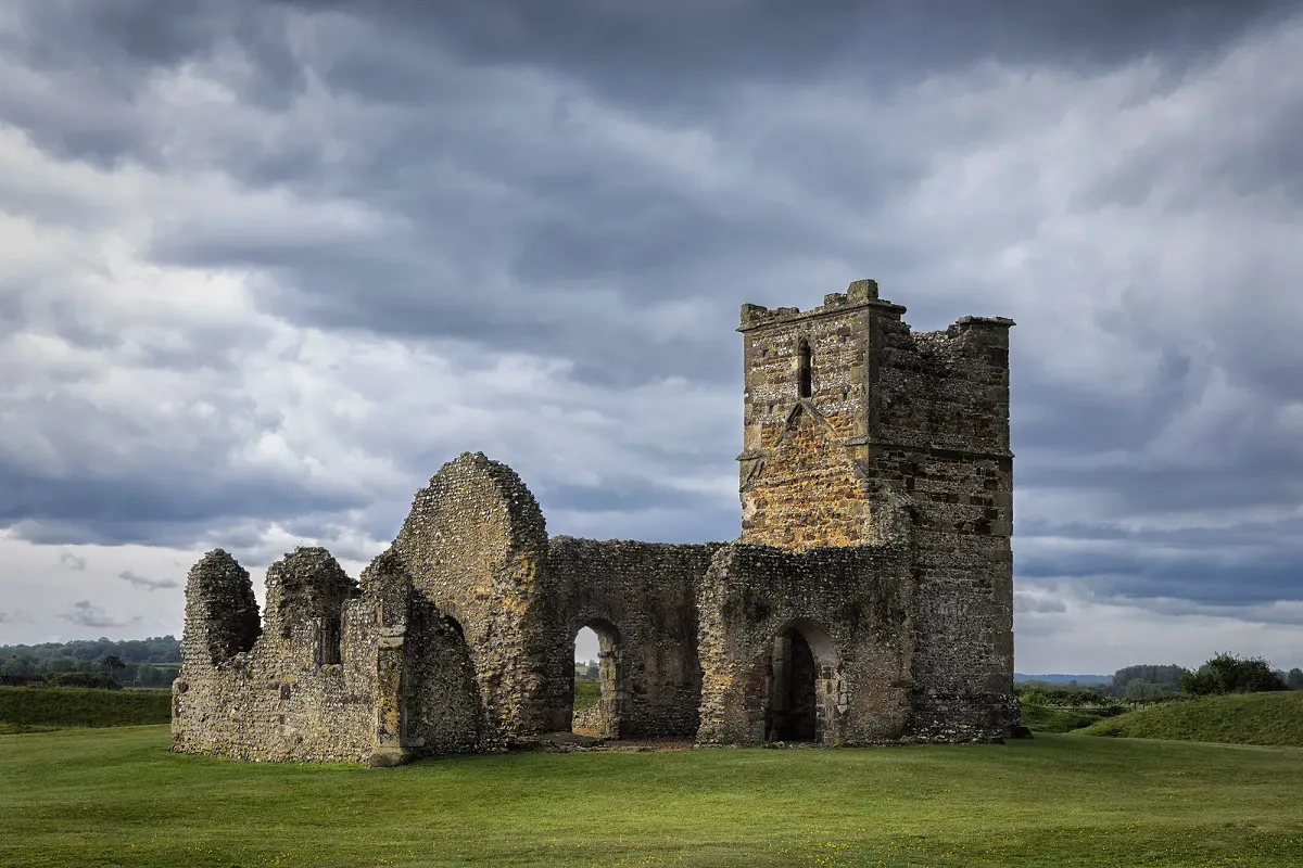 Knowlton Church & Earthworks